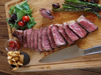 Bò Úc - Mỹ: Đâu là 'chân ái' cho bữa tiệc steak tại nhà?